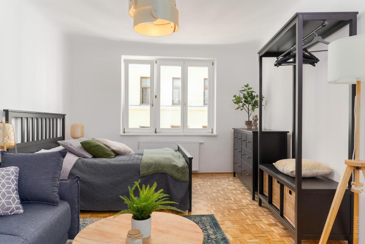 King Bed Home, 3 Bed Rooms, Perfect For Long Term Stay Vienna Exterior photo