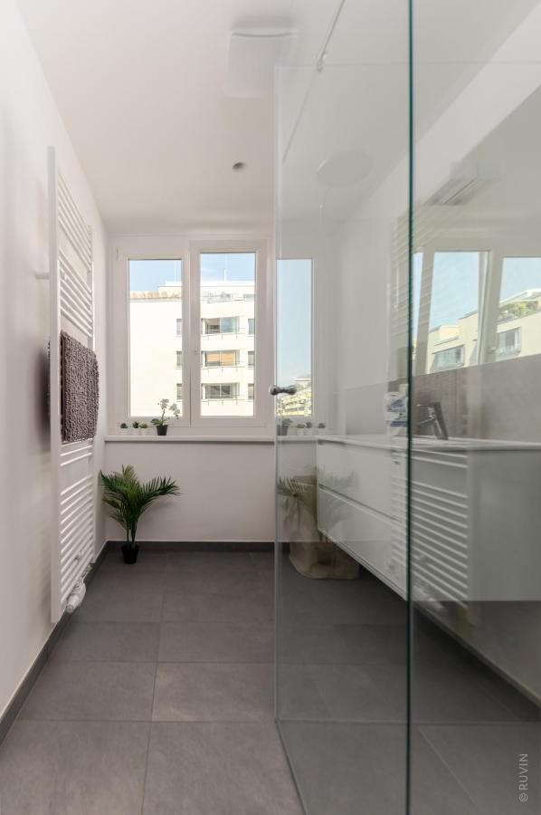 King Bed Home, 3 Bed Rooms, Perfect For Long Term Stay Vienna Exterior photo